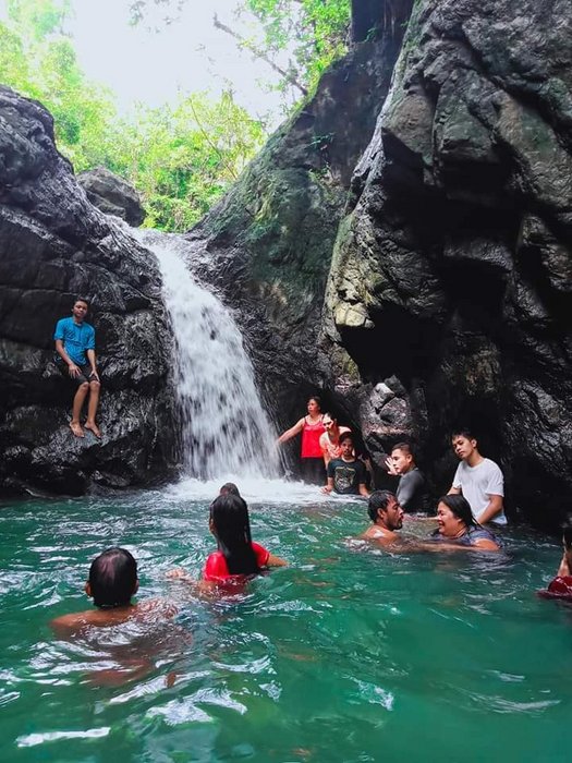 Binombuhan Falls